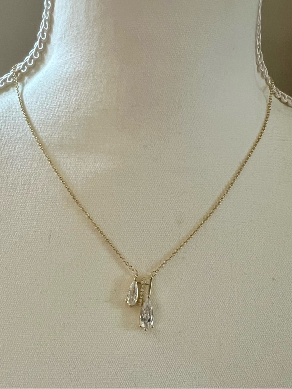 18k Gold Plated Teardrop Pendant Necklace with Clear Crystal Stones